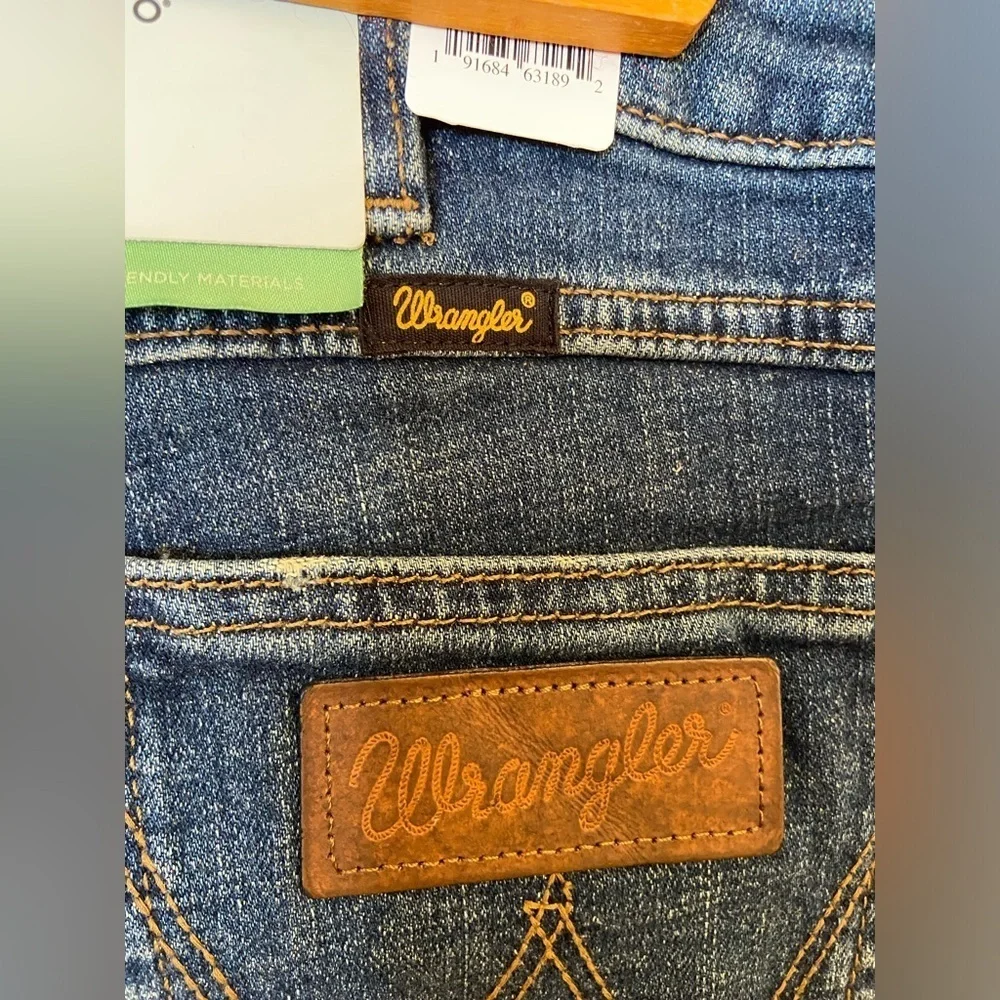 Wrangler flared jeans NWT